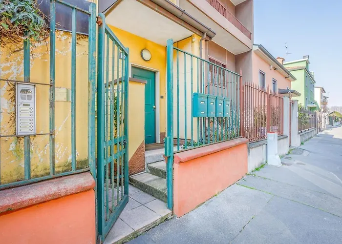 Unconventional Bnb Near Linate - Supreme Meme Loft